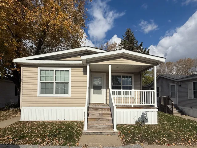 $2,100 | 45 Candlelight Drive, Sauk Village, IL 60411