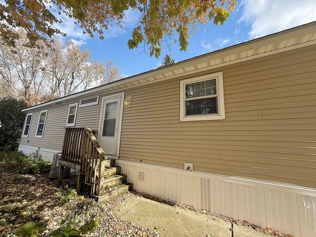 $2,100 | 45 Candlelight Drive, Sauk Village, IL 60411