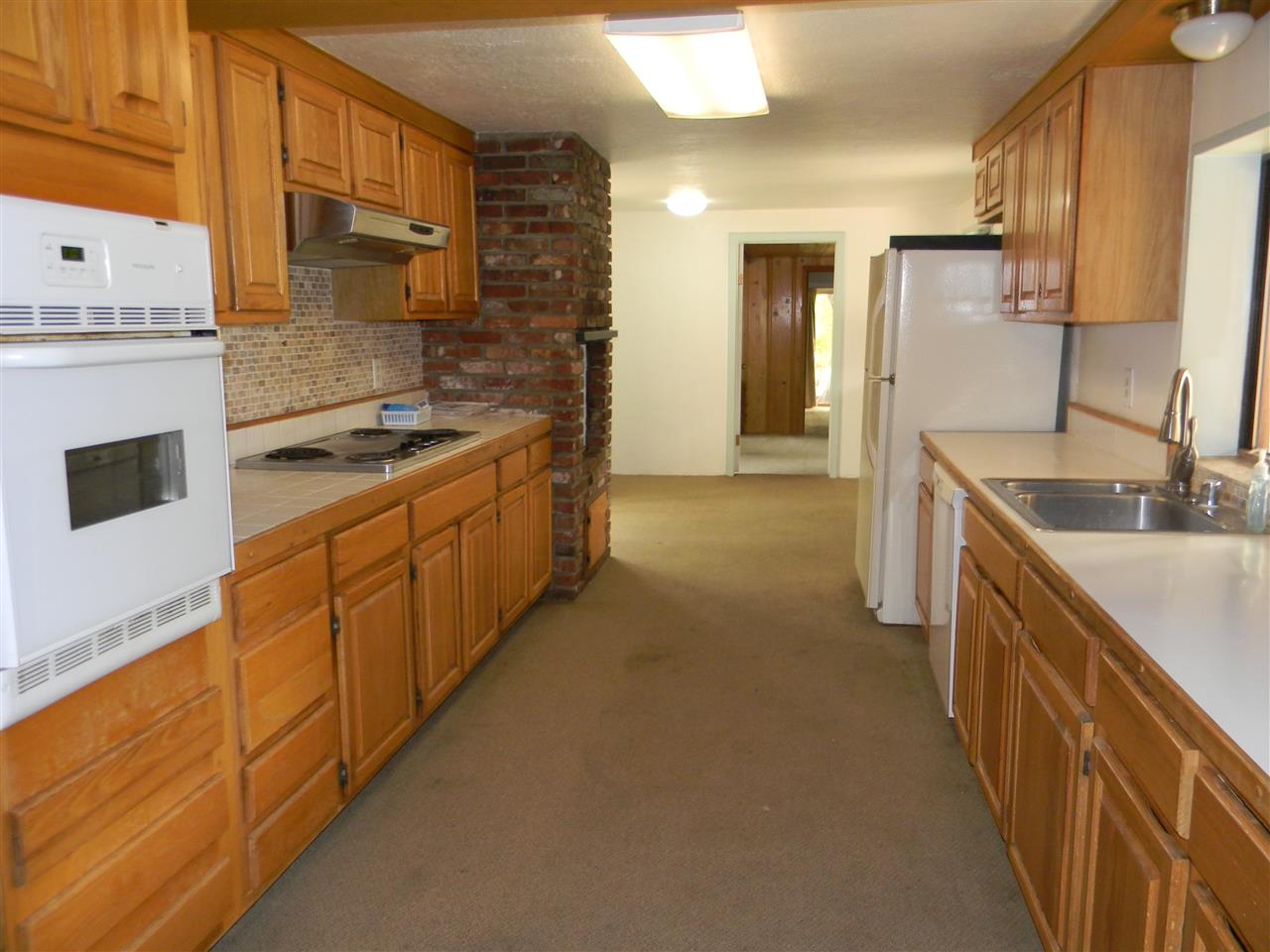 240 Ocean View Road Bishop, CA 93514 - Photo 17 of 32 Gallery Image 17