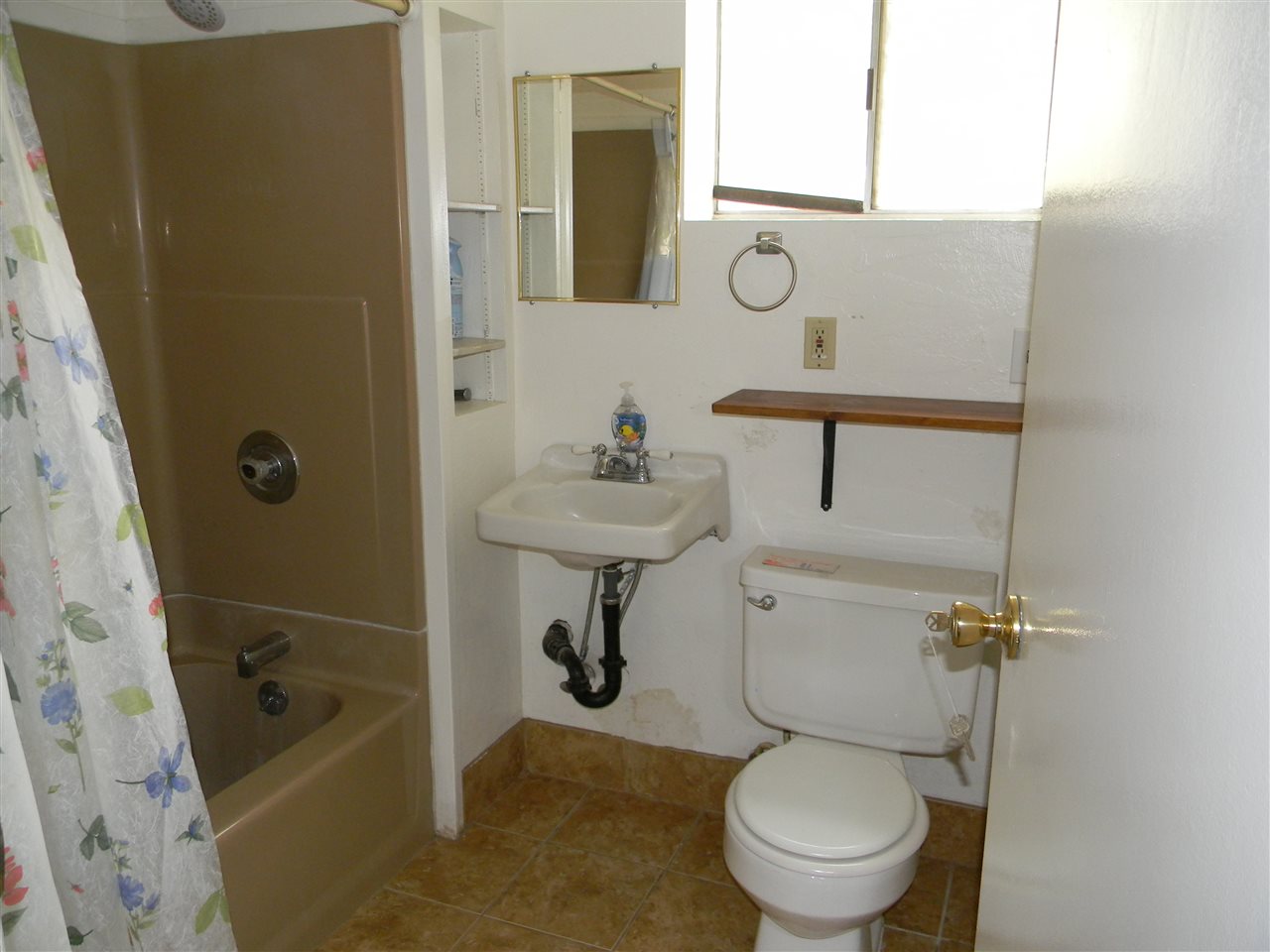 240 Ocean View Road Bishop, CA 93514 - Photo 27 of 32 Gallery Image 27