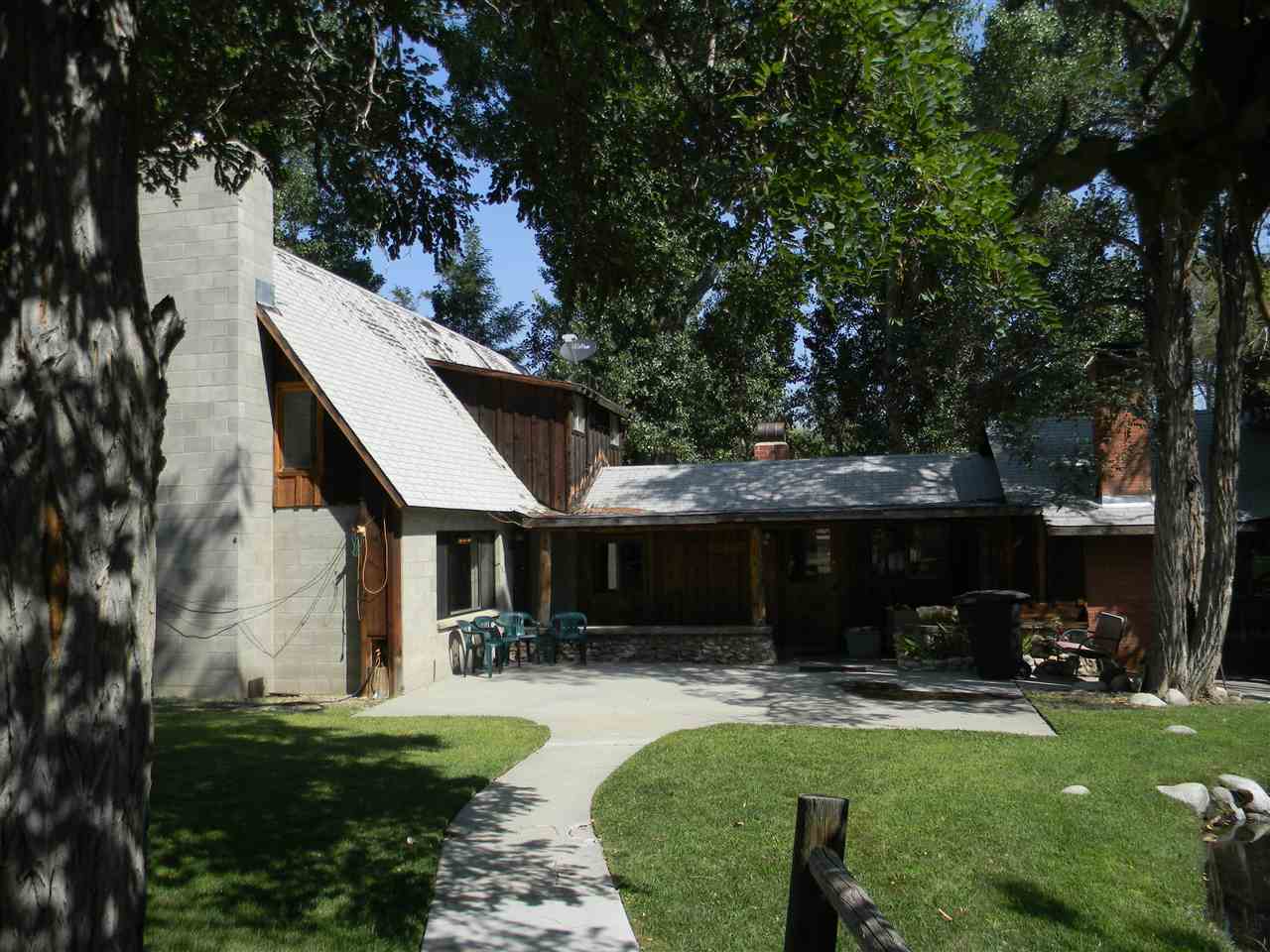 240 Ocean View Road Bishop, CA 93514 - Photo 4 of 32 Gallery Image 4