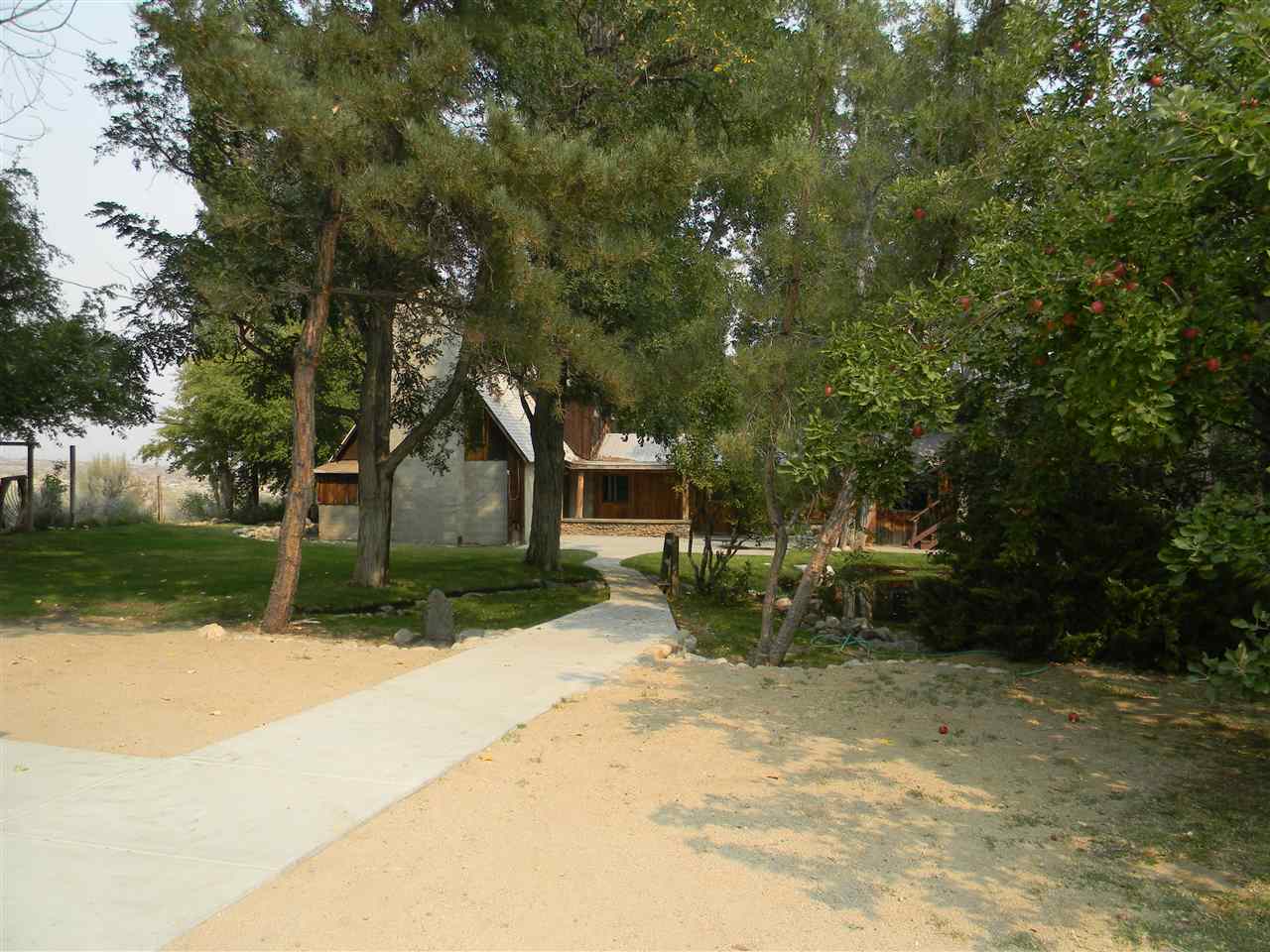 240 Ocean View Road Bishop, CA 93514 - Photo 5 of 32 Gallery Image 5