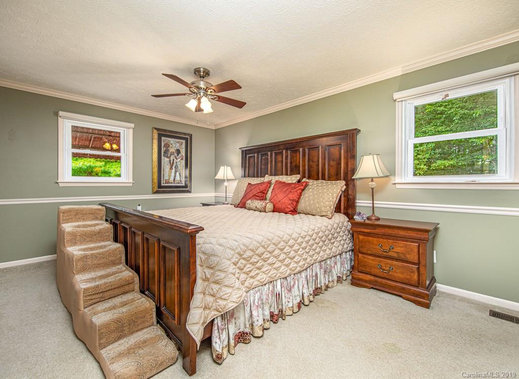 104 London Road Hendersonville, NC 28739 - Photo 11 of 26 Gallery Image 11