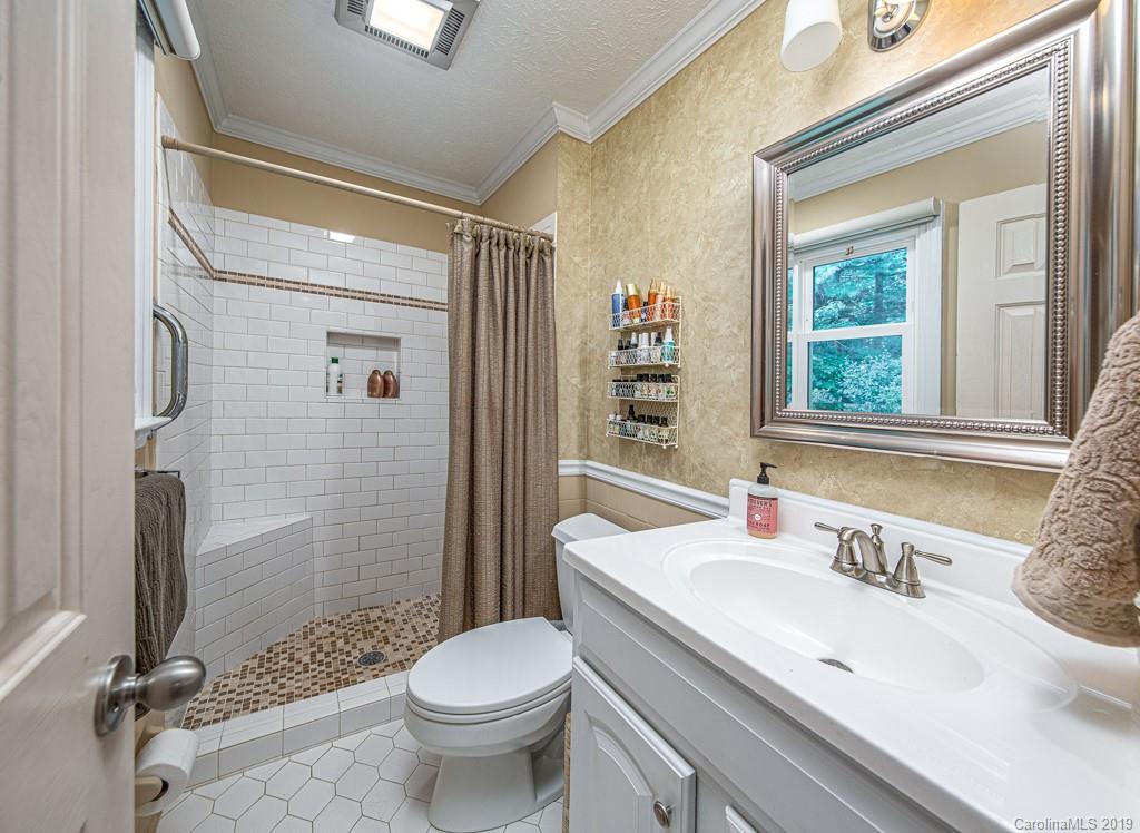 104 London Road Hendersonville, NC 28739 - Photo 12 of 26 Gallery Image 12