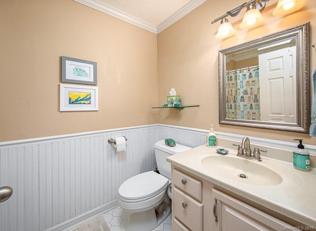 104 London Road Hendersonville, NC 28739 - Photo 14 of 26 Gallery Image 14
