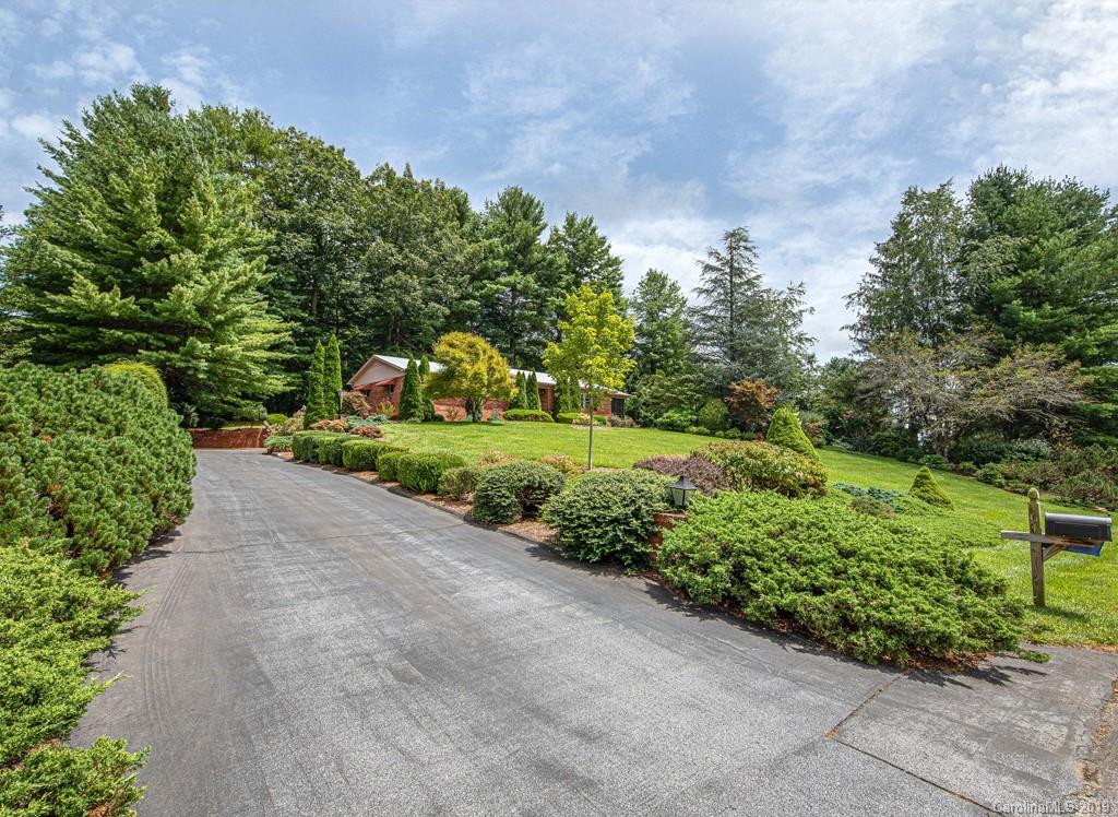 104 London Road Hendersonville, NC 28739 - Photo 3 of 26 Gallery Image 3