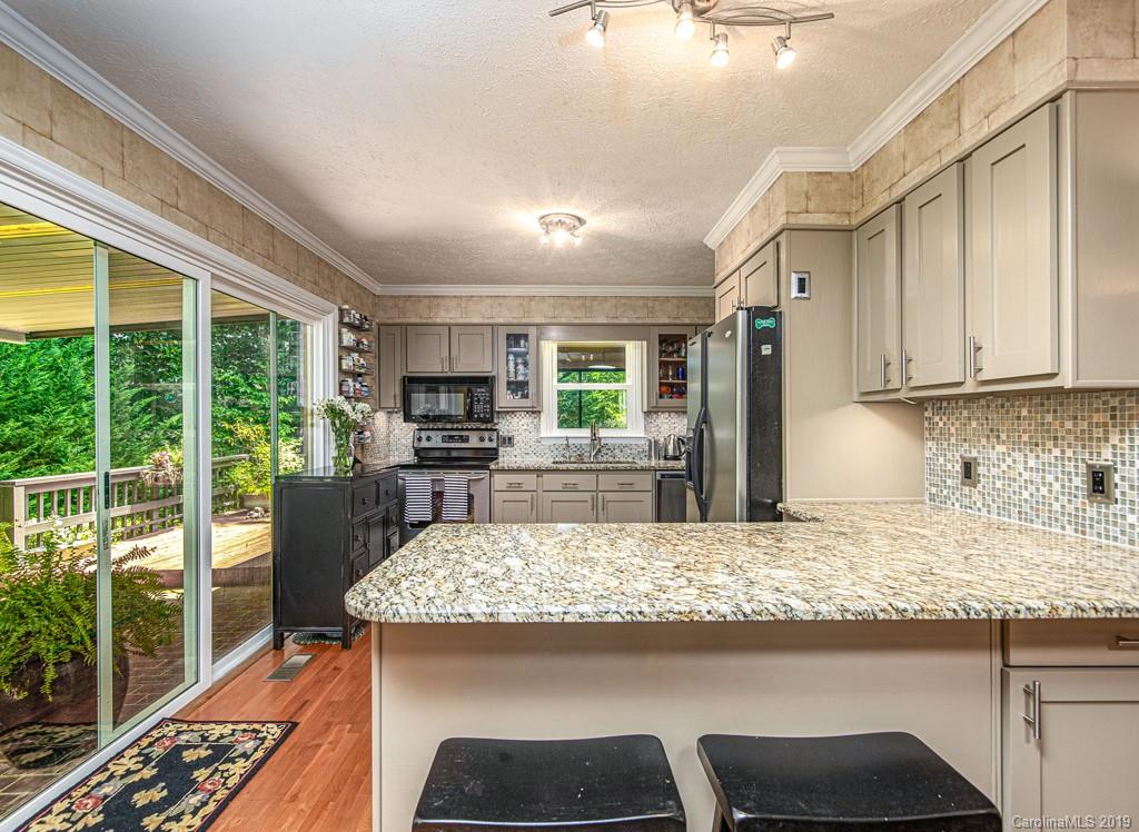 104 London Road Hendersonville, NC 28739 - Photo 9 of 26 Gallery Image 9