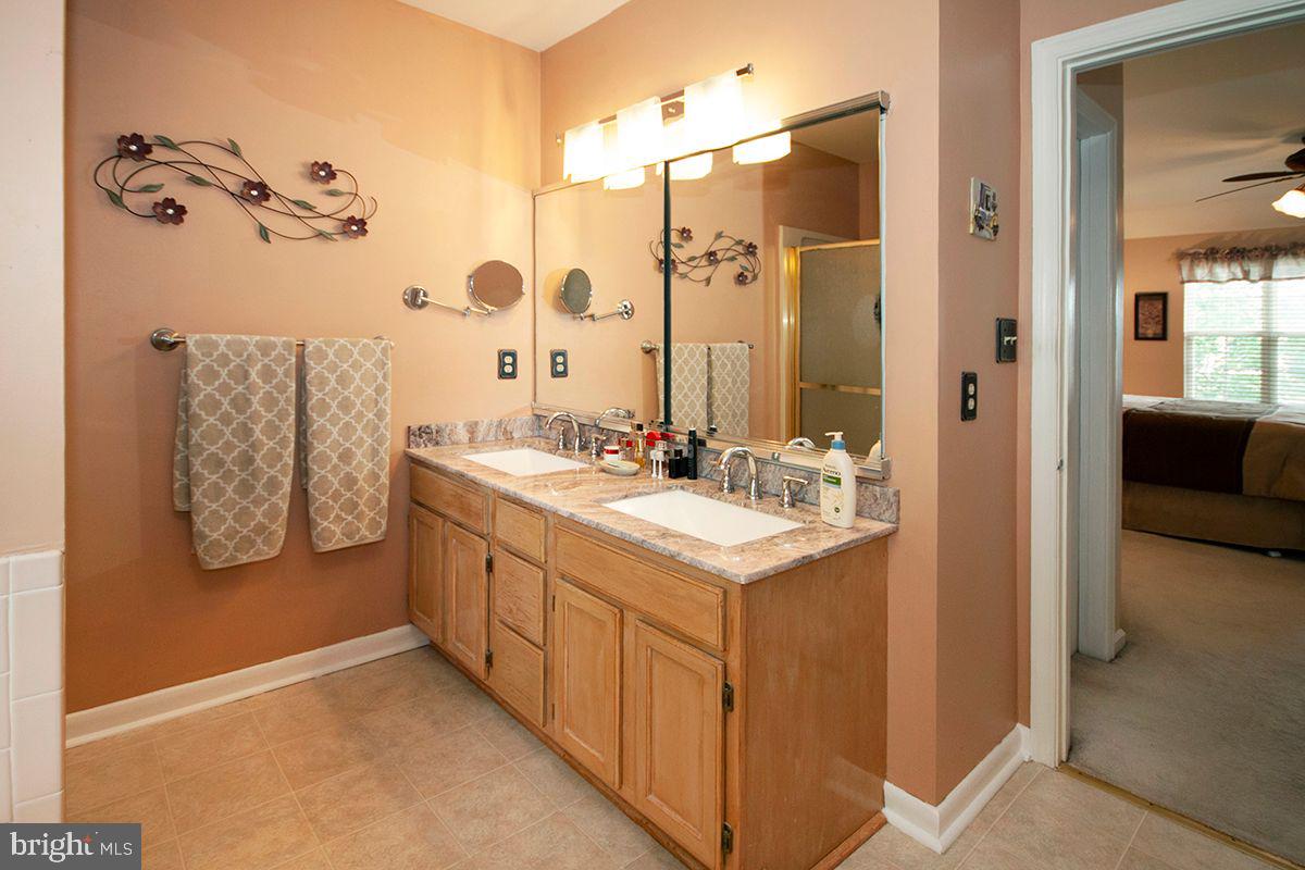 19 Chevy Chase Road Sicklerville, NJ 08081 - Photo 20 of 39