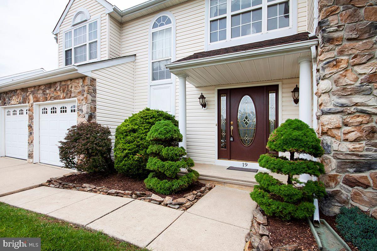 19 Chevy Chase Road Sicklerville, NJ 08081 - Photo 3 of 39