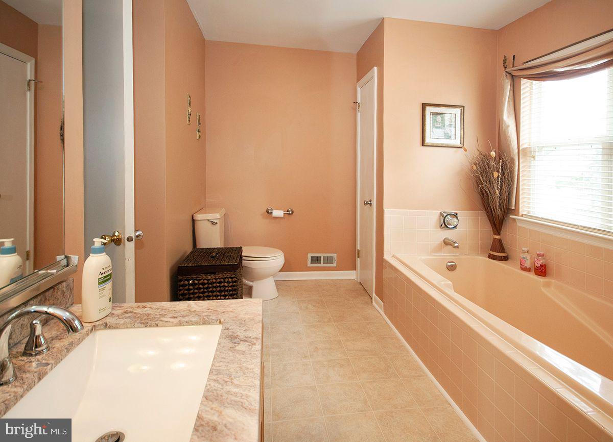 19 Chevy Chase Road Sicklerville, NJ 08081 - Photo 21 of 39