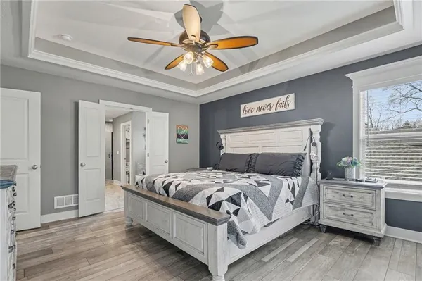 $575,000 | 2406 Northeast 158th Street, Smithville, MO 64089