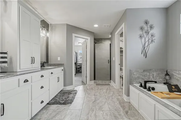 $575,000 | 2406 Northeast 158th Street, Smithville, MO 64089