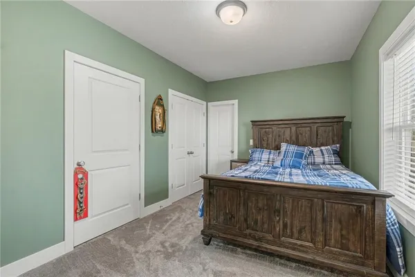 $575,000 | 2406 Northeast 158th Street, Smithville, MO 64089