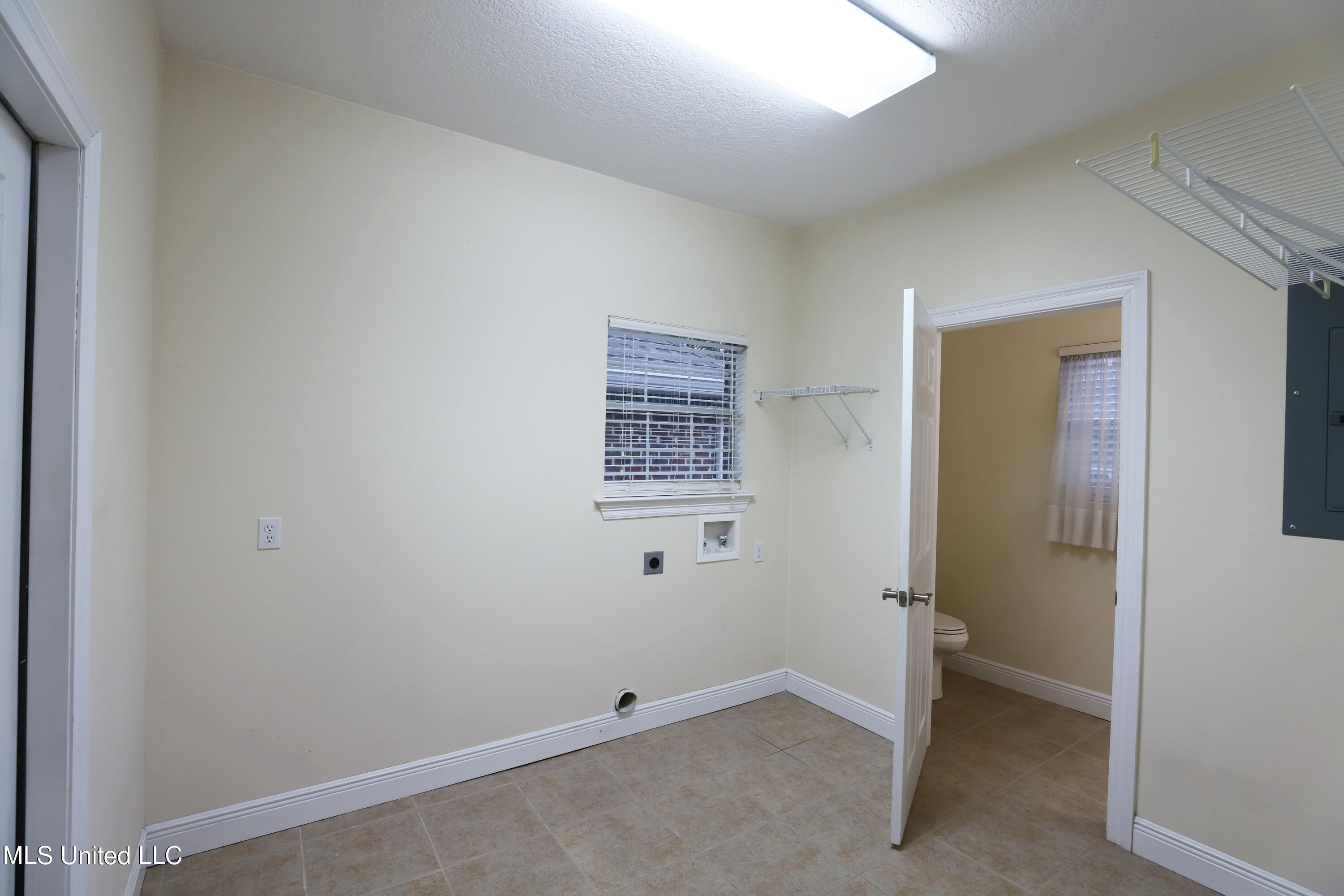 20574 Johnson Road Long Beach, MS 39560 - Photo 19 of 25 Laundry