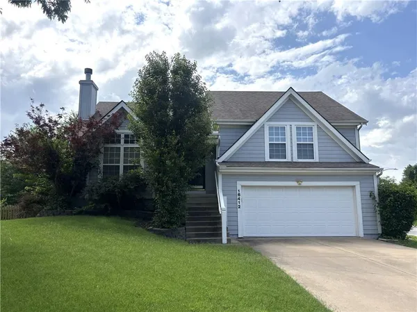 $420,000 | 16412 West 157th Terrace, Olathe, KS 66062