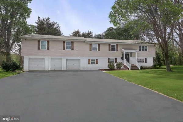$849,999 | 59 Sunnyside Road, Howell, NJ 07731