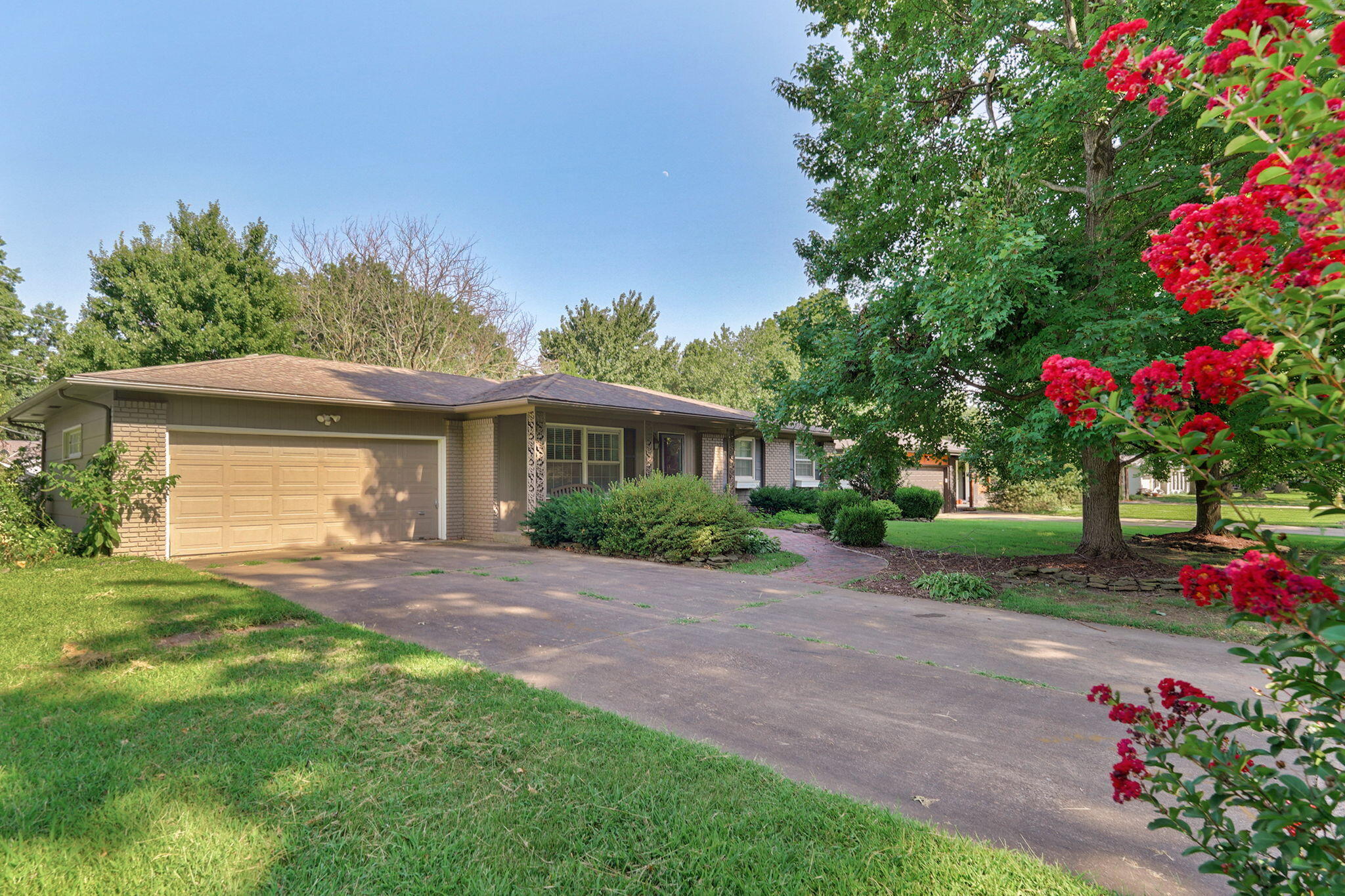 2444 South McCann Avenue Springfield, MO 65804 - Photo 4 of 28 2444 S McCann Ave-4