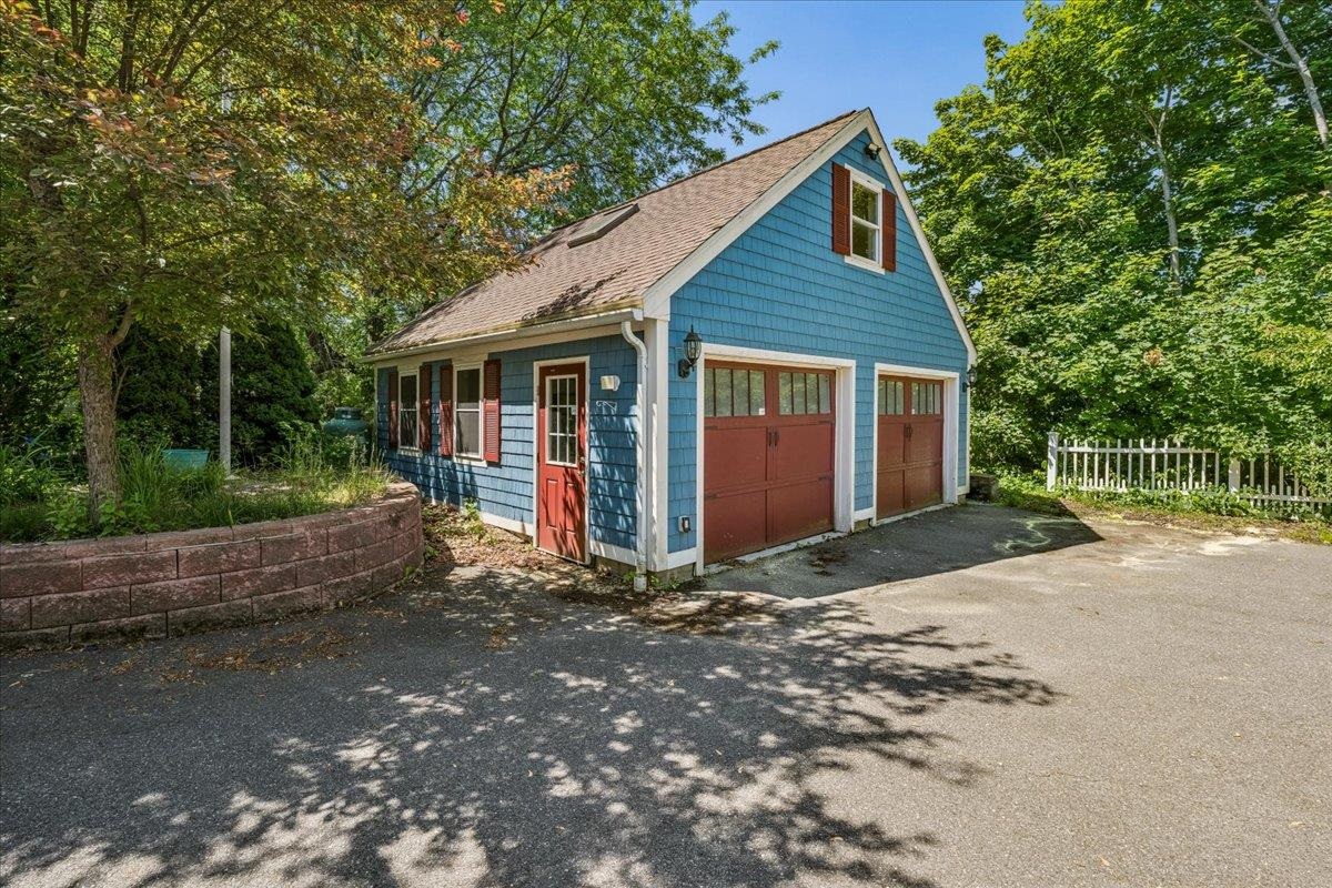 564 River Road Manchester, NH 03104 - Photo 50 of 54