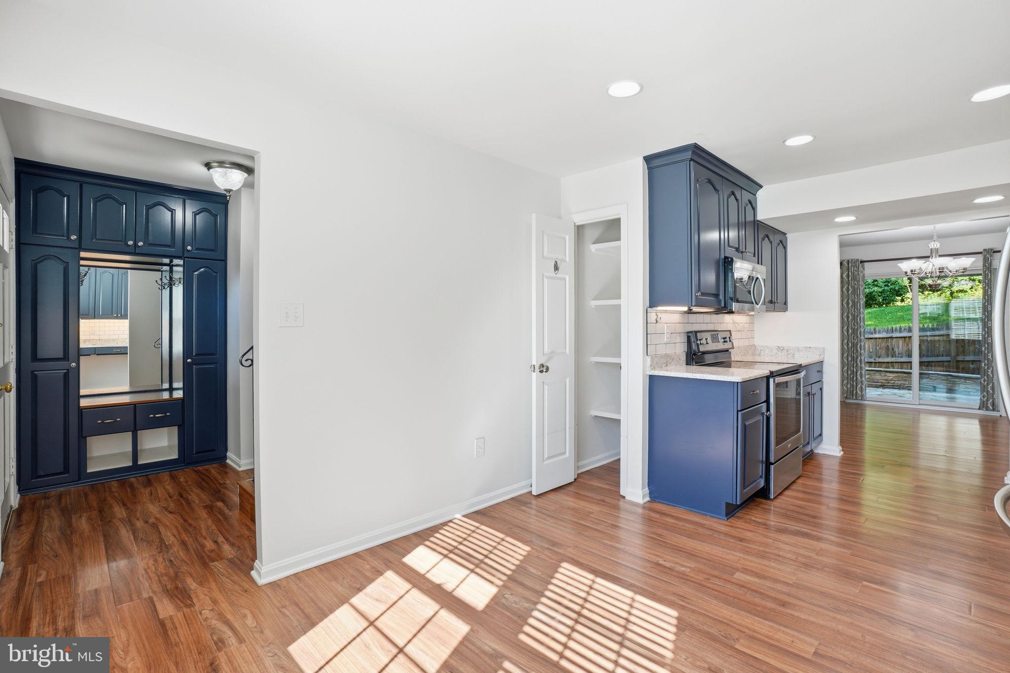 6851 Brian Michael Court Springfield, VA 22153 - Photo 4 of 25