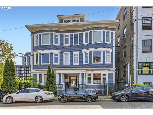 $220,000 | 1714 Northwest Couch Street, Unit 7, Portland, OR 97209