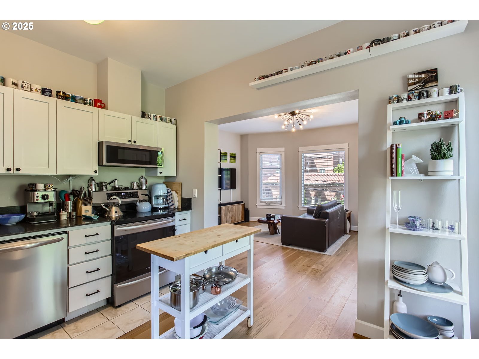 1714 Northwest Couch Street, Unit 7 Portland, OR 97209 - Photo 8 of 9