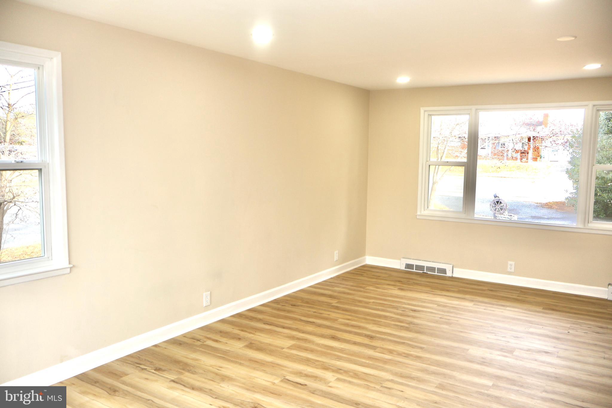 147 Deacon Road Fredericksburg, VA 22405 - Photo 21 of 97 a view of an empty room and window