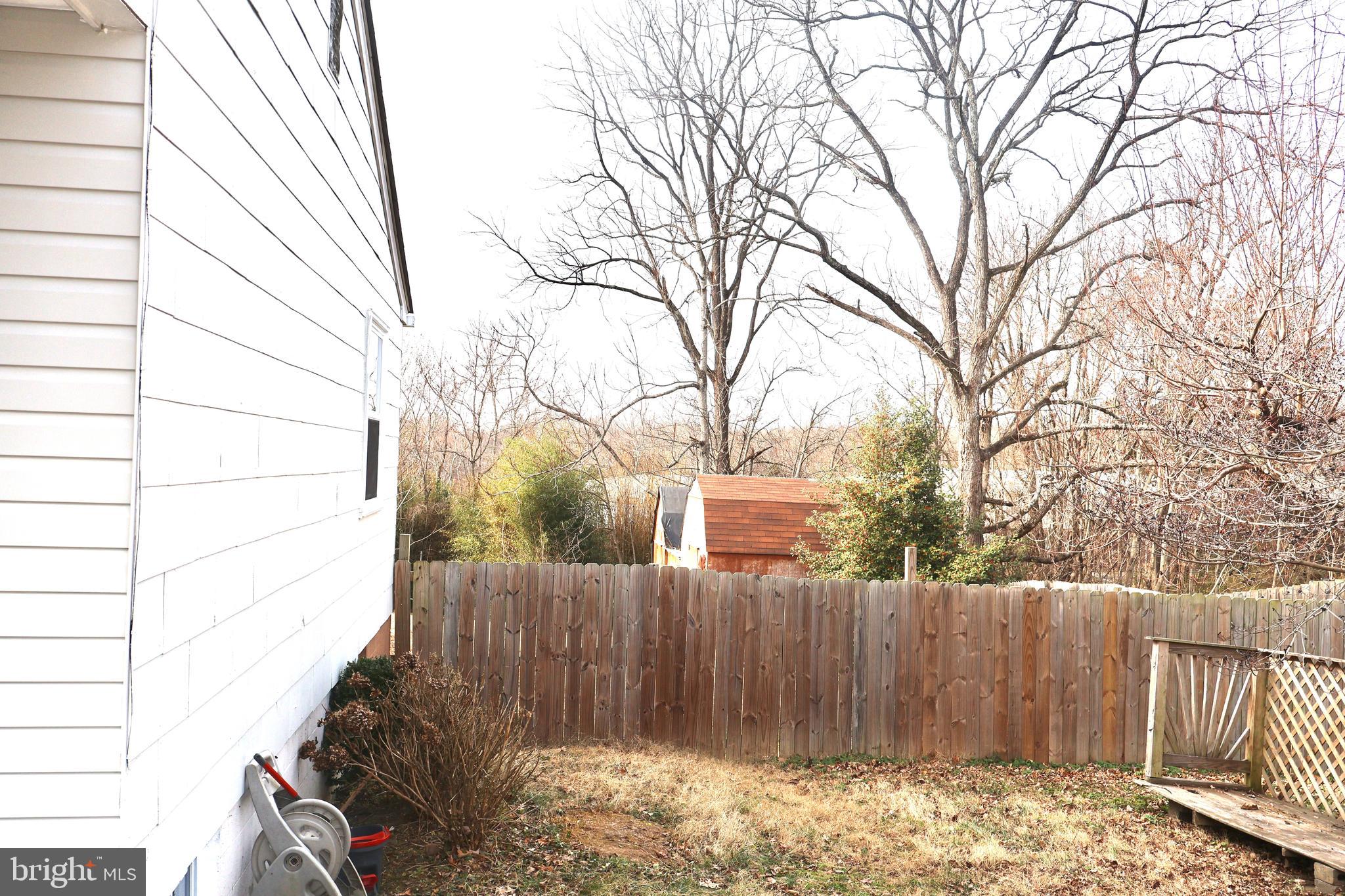 147 Deacon Road Fredericksburg, VA 22405 - Photo 5 of 97 a view of wooden fence