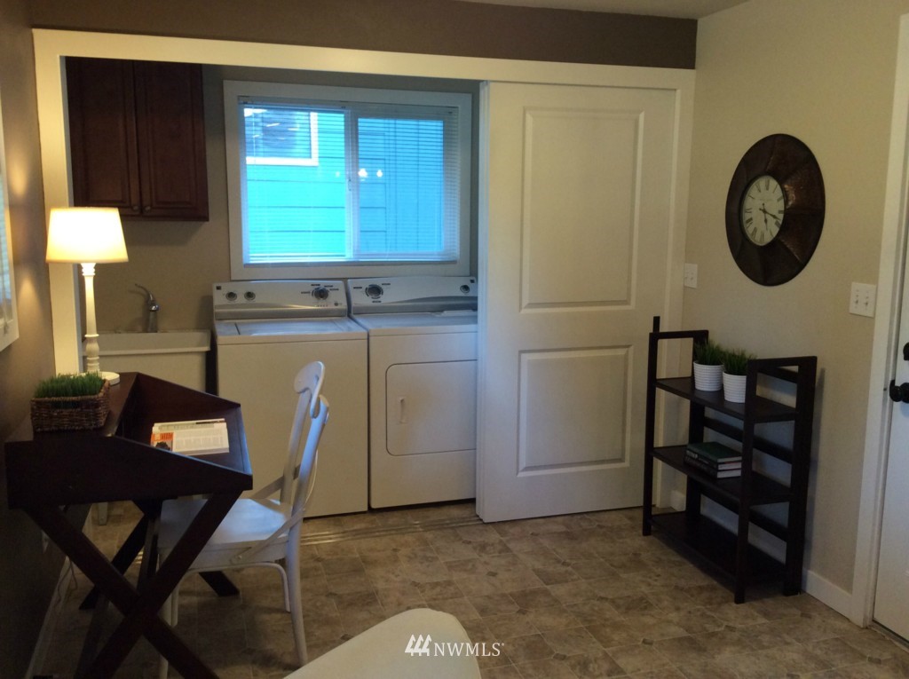 8909 218th Street Southwest Edmonds, WA 98026 - Photo 16 of 23 Gallery Image 16