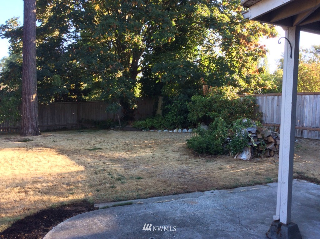 8909 218th Street Southwest Edmonds, WA 98026 - Photo 18 of 23 Gallery Image 18