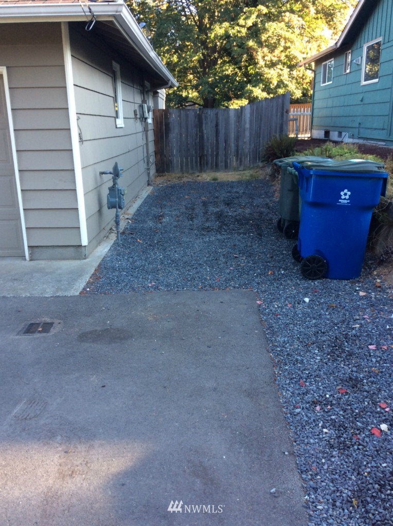 8909 218th Street Southwest Edmonds, WA 98026 - Photo 21 of 23 Gallery Image 21