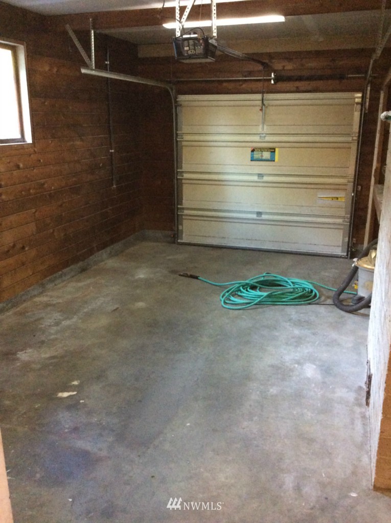 8909 218th Street Southwest Edmonds, WA 98026 - Photo 22 of 23 Gallery Image 22