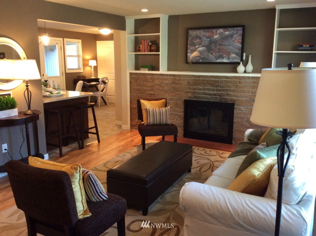8909 218th Street Southwest Edmonds, WA 98026 - Photo 4 of 23 Gallery Image 4