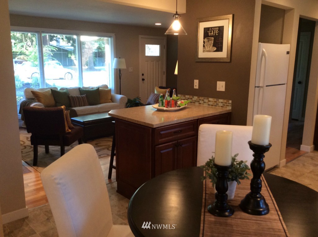 8909 218th Street Southwest Edmonds, WA 98026 - Photo 6 of 23 Gallery Image 6