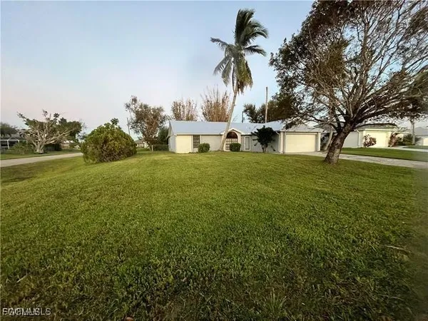 $2,199 | 701 Southwest 9th Avenue, Cape Coral, FL 33991