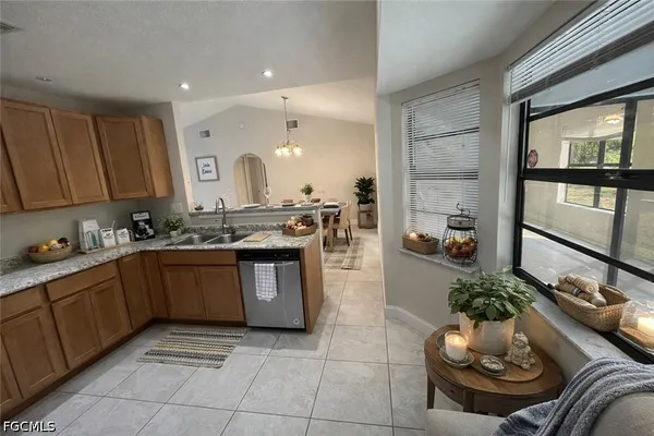 $2,199 | 701 Southwest 9th Avenue, Cape Coral, FL 33991