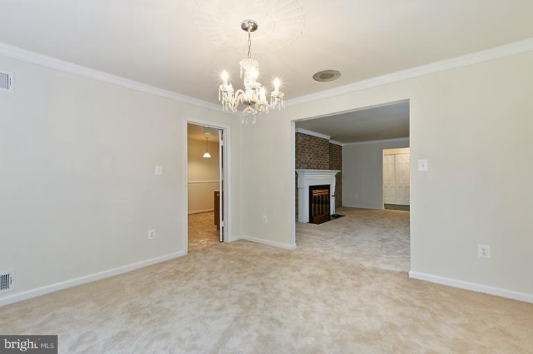 12122 Stirrup Road Reston, VA 20191 - Photo 1 of 29 Dining Room