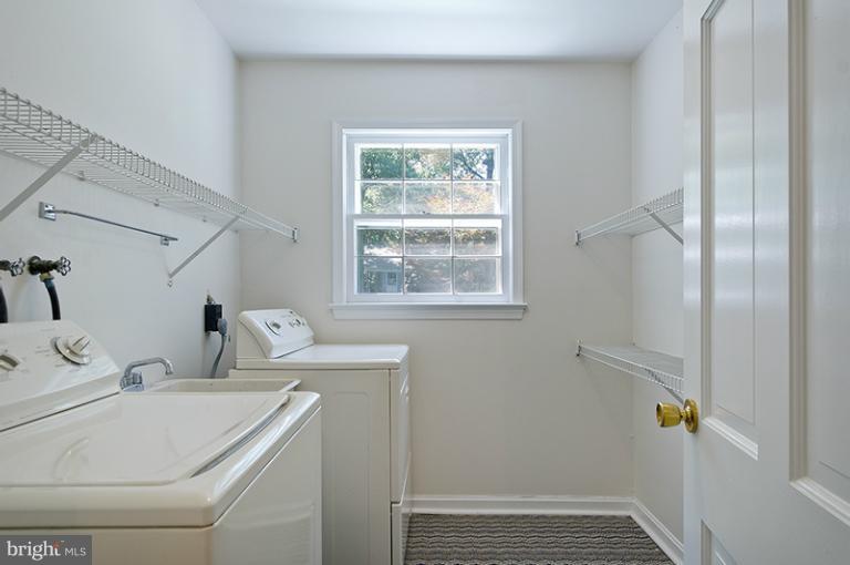 12122 Stirrup Road Reston, VA 20191 - Photo 14 of 29 Interior (General)