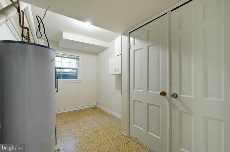 12122 Stirrup Road Reston, VA 20191 - Photo 18 of 29 Interior (General)