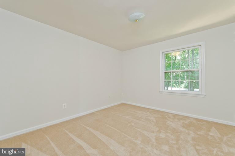 12122 Stirrup Road Reston, VA 20191 - Photo 27 of 29 Bedroom