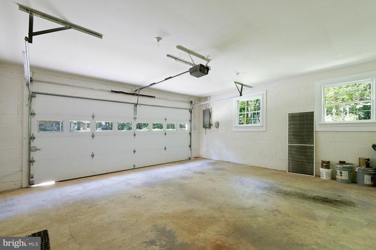 12122 Stirrup Road Reston, VA 20191 - Photo 28 of 29 Interior (General)