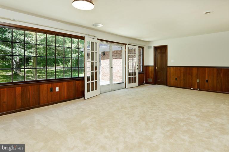 12122 Stirrup Road Reston, VA 20191 - Photo 7 of 29 Family Room