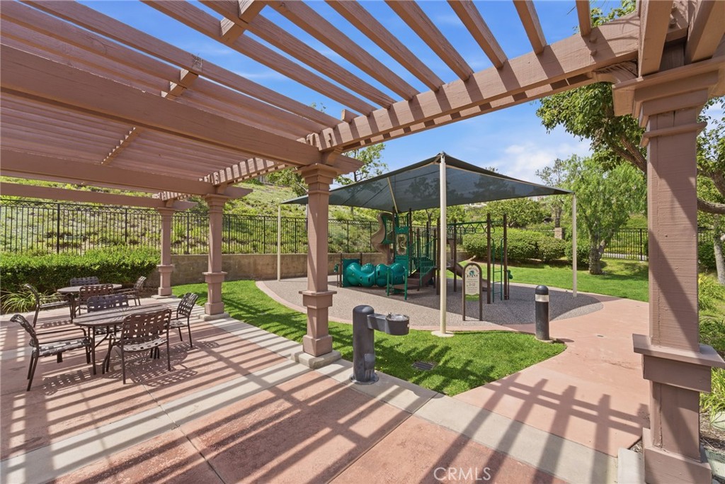 11515 Venezia Way Porter Ranch, CA 91326 - Photo 37 of 41 Community Playground