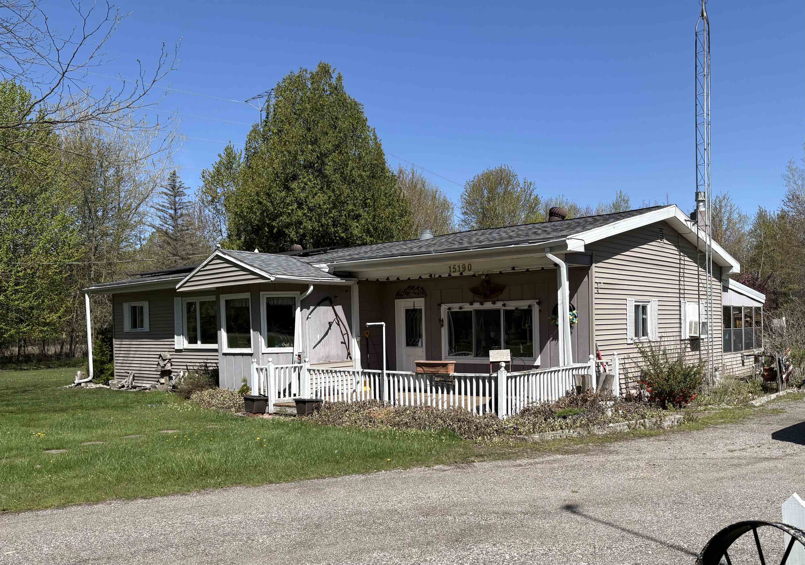 15190 West Gary Road Chesaning, MI 48616 - Photo 1 of 1 50179829-c2b01600-55cb-4172-a1ac-d4b292e11e36.JPG