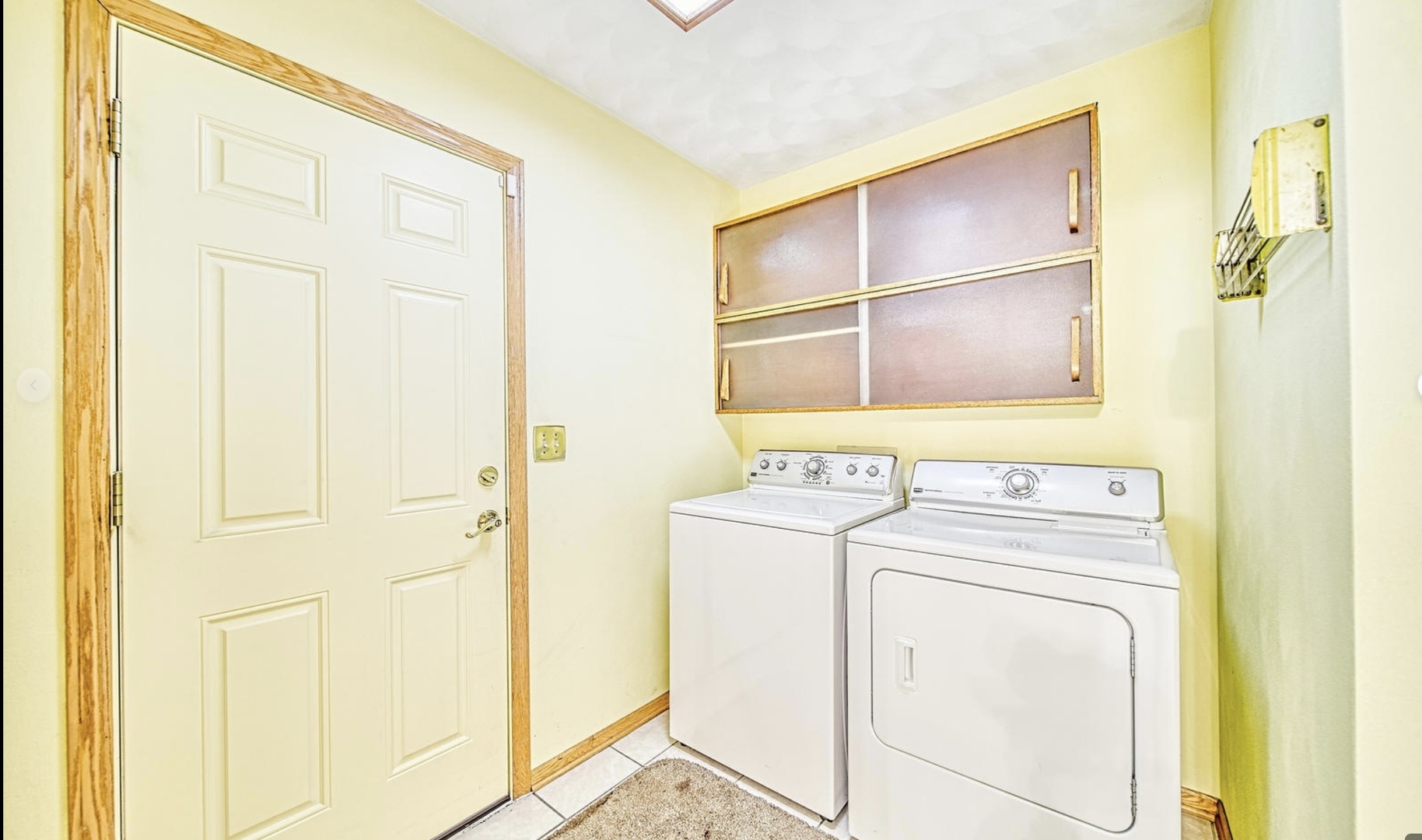 3121 Carefree Drive Rockford, IL 61114 - Photo 22 of 29 a utility room with dryer and washer