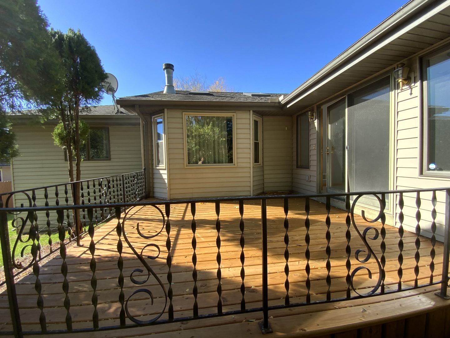 3121 Carefree Drive Rockford, IL 61114 - Photo 27 of 29 a front view of a house with a balcony