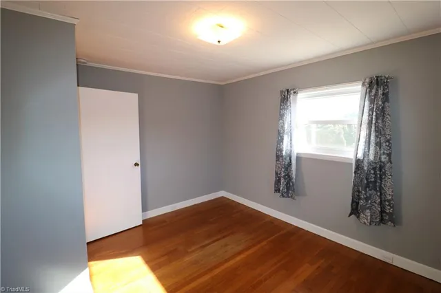 $1,250 | 3255 Ararat Road, Ararat, NC 27007