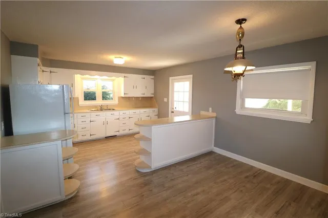 $1,250 | 3255 Ararat Road, Ararat, NC 27007