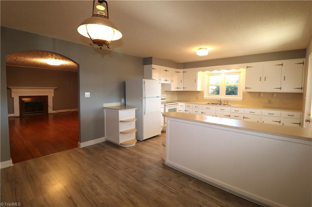 3255 Ararat Road Ararat, NC 27007 - Photo 9 of 16