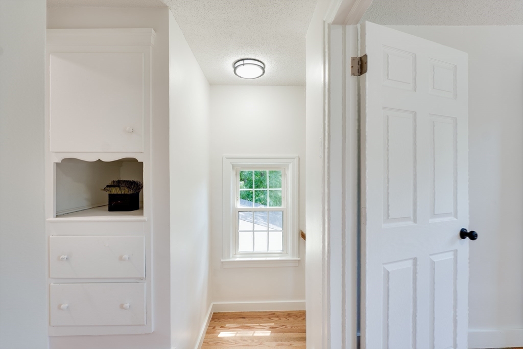 1386 Piper Road West Springfield, MA 01089 - Photo 20 of 39