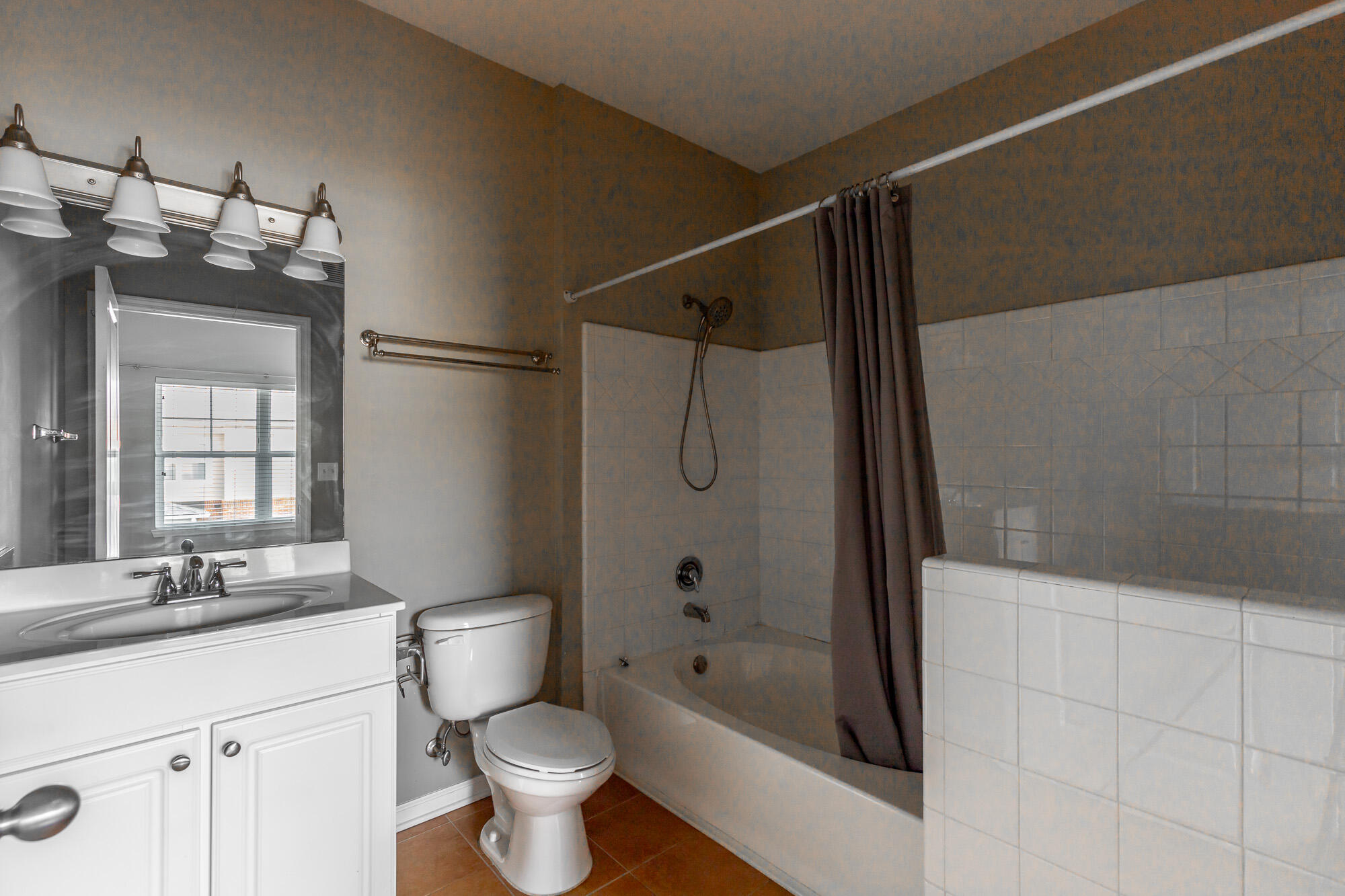 4102 Regency Court Chattanooga, TN 37421 - Photo 26 of 36 Bathroom 2